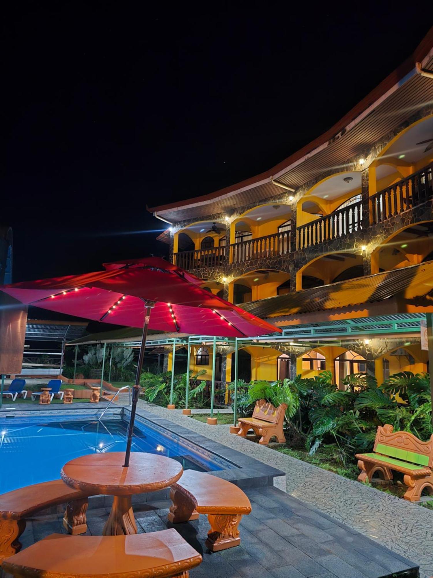 Apartahotel Playa Luna 乌维塔 外观 照片